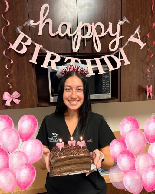 It’s our sweet Nadia’s birthday! 💗🎉 We had so much fun celebrating her today and are so thankful for her! Wish her a happy birthday below!
#HappyBirthday #OfficeBirthday #LoveWhereYouWork #Orthodontist